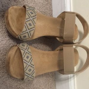 Chinese laundry wedges